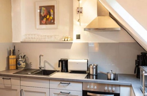 Ediger Casa | Aunt Agnes House 8 person house with covered courtyard and barbecue
