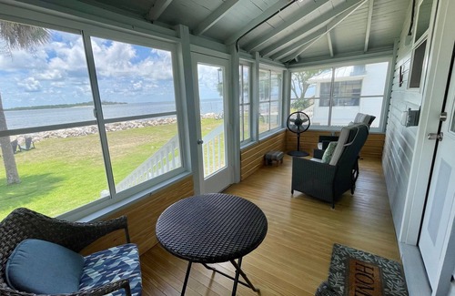 Cedar Key Cabaña | Aunt May's - Waterfront Cottage in Cedar Key!