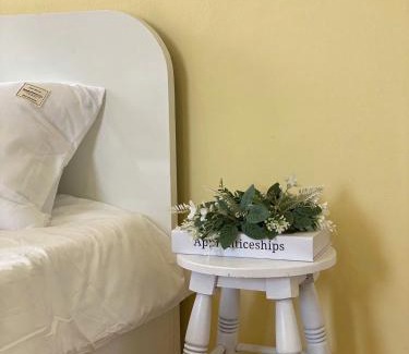 Hang Buom Apartamento | Aura 2BR-2WC in Hanoi Old Quarter- Near Ta Hien St