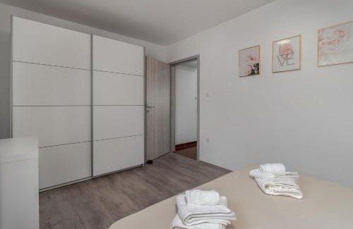 Sarsoni Apartamento | Aura Apartment