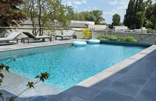 Picquigny Casa | Aura Castle