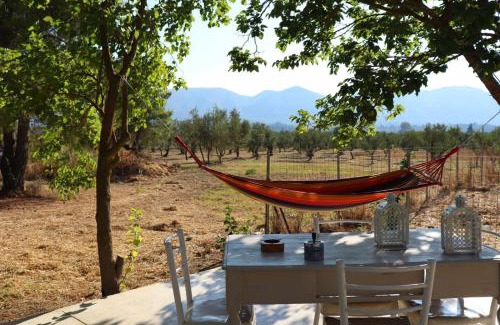 Neromilos Apartamento | Aura House - Serene and breezy home under pines