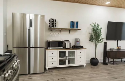 Madison Casa | Auralis: Sleeps 8
