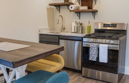 Madison Casa | Auralis: Sleeps 8