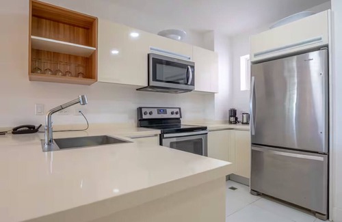 Jaburibari Apartamento | Aurba Sun and Sand: 2-bedroom apartment in welcoming Noord with WiFi, AC, Gym