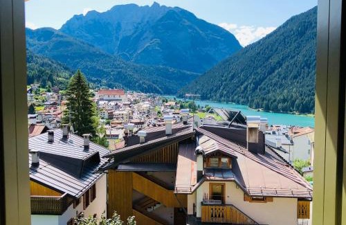 Auronzo di Cadore Apartamento | Auronzo - Appartamento centrale vista mozzafiato con garage