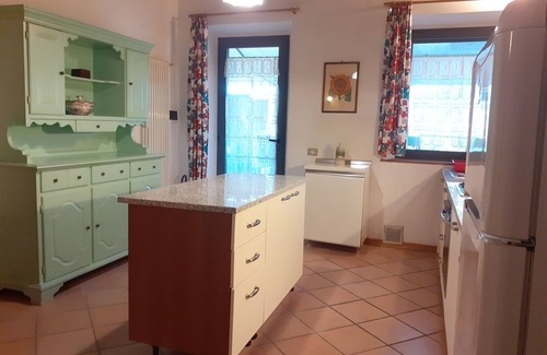 Vinci Cabaña | Aurora, 3 bedroom house with air conditioning, wifi, garden and shared pool