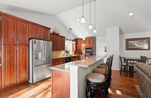 High Point Casa | Aurora Escape With Room to Relax · Yard, Gym + Basement Lounge