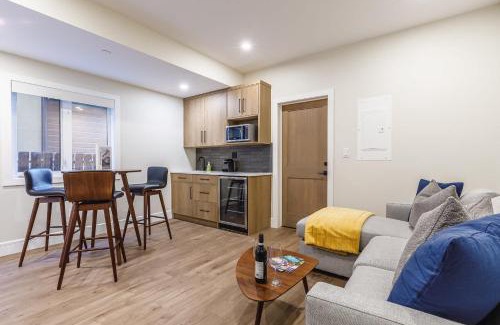 Teepee Town Casa | Aurora Lite - Brand new suite with private entrance