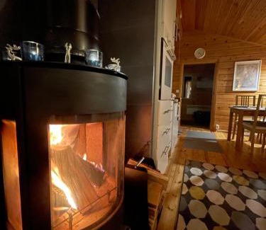 Nuorgam Chalet De Esquí | Aurora mökki porealtaalla Lapissa Tenojoen rannassa