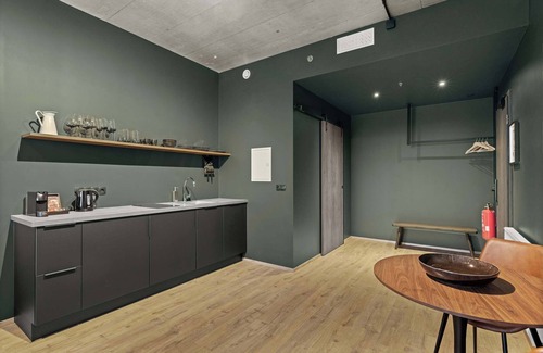 Reykjavik Apartamento | Aurora Nooks - Superior Studio for 2 - free parking