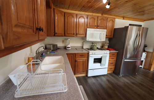 Coudersport Cabina | Aurora - Secluded Stargazing Hideaway Hot Tub!!