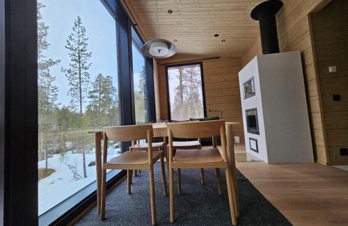 Inari Villa | Aurora welcome riverside cottage