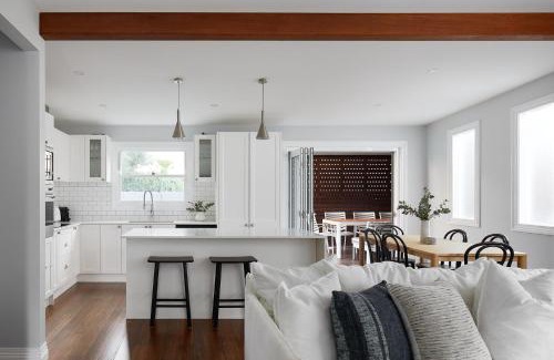 The Junction Casa | Austin Cottage - 1 bed option - Pet Friendly!