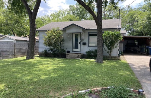 North Loop Casa | Austin Cottage Close to Downtown