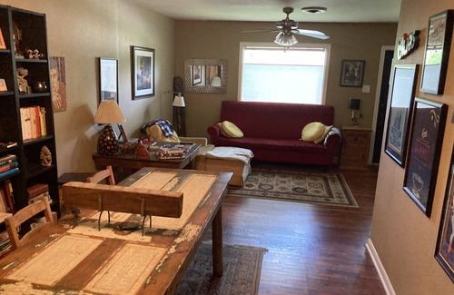 North Loop Casa | Austin Cottage Close to Downtown