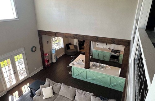 Bellville Otro | Austin Estates - Spacious 6-bedroom rustic farmhouse in charming Bellville