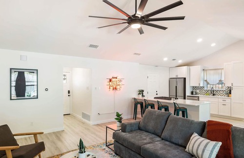 McKinney Casa | Austin Getaway-Perfect for Groups of 8 and Pets!