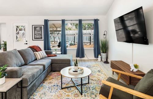McKinney Casa | Austin Getaway-Perfect for Groups of 8 and Pets!