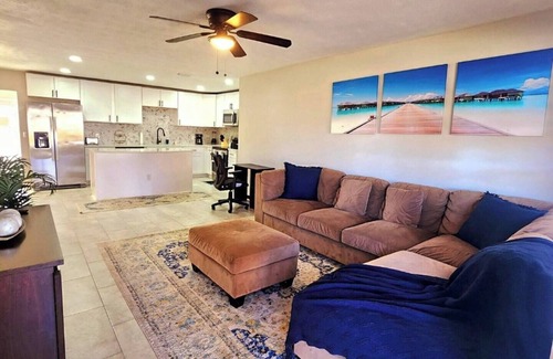 Westside Casa | Austin Gray: 5Bd/2Bth/Huge Vacation Home Sleeps 12!