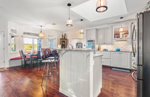 Austin Casa | Austin Hillside Hideaway- 2 Acre Lot, Private Pool + Close to Austin!