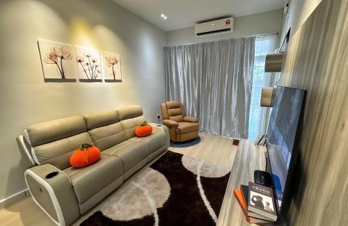 Taman Mount Austin Casa | Austin Landed Honey Nest 10pax by Our Stay