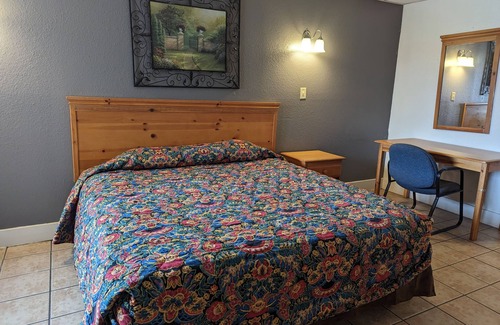 Walnut Forest Hotel | Austin Motor Inn