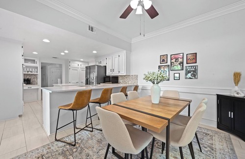 Saxony Casa | Austin Music Retreat - Spacious 5BR home w/ private pool & game room near Austin