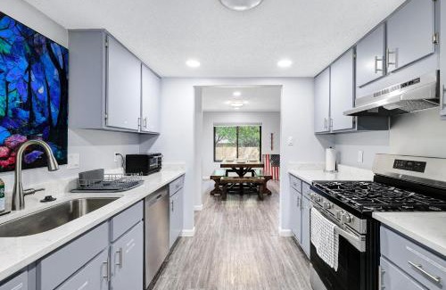 Buckingham Ridge Casa | Austin Retreat Bbq Yard Office Wifi Games Pets