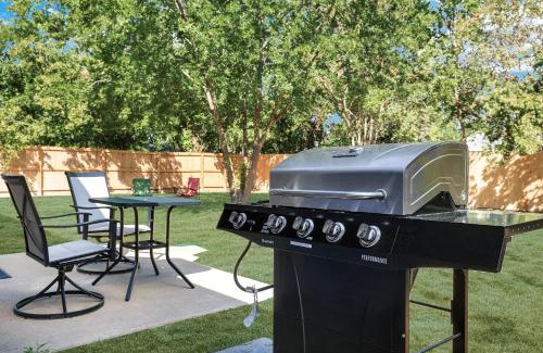 Buckingham Ridge Casa | Austin Retreat Bbq Yard Office Wifi Games Pets