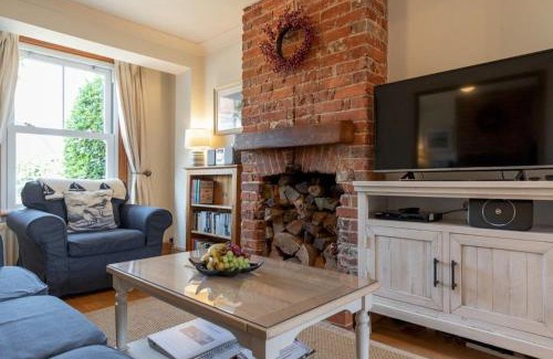 Reydon Casa | Australis, a charming and cosy cottage in Southwold