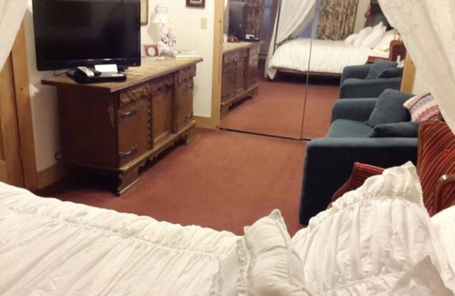 Winamac Cabina | AUSTRIAN ROOM Individual Rental