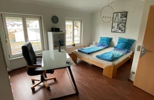 Bad Aibling Apartamento | Auszeit - Wohnung mit Garten und Bergblick