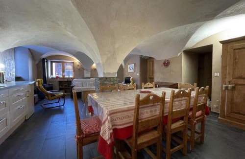 Saint-Martin-de-Belleville Apartamento | Authentique appartement vouté rénové à St Martin, 2 chambres, 4 pers, proche pistes - FR-1-452-57