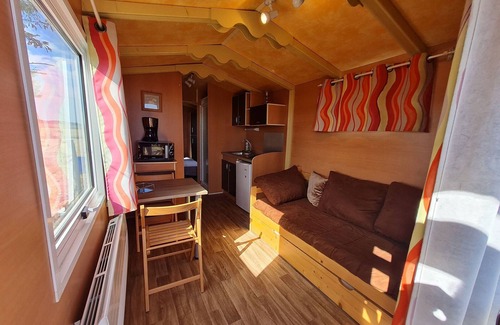 Burthecourt-aux-Chenes Cabaña | Caravana bohemia en la naturaleza al sur de Nancy