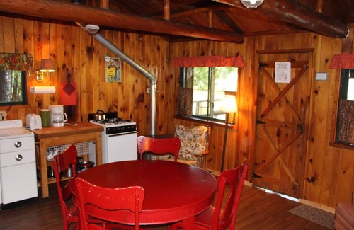 Saranac Lake Cabina | ***** Authentic Adirondack Waterfront Cabin, Se aceptan mascotas 2 dormitorios 1 baño *****