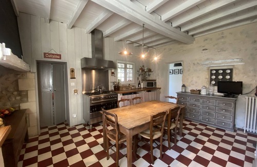 Moulis-en-Medoc Casa | Auténtica y encantadora casa familiar en un parque de 3600 m² con piscina.