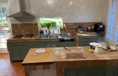 La Farlede Casa | Authentic and spacious Provencal building