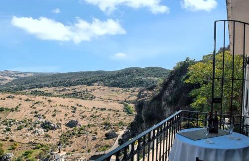 Grazalema Chalet De Esquí | Authentic Chalet in Grazalema with Private Pool