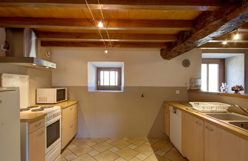 Panissieres Cabaña | Casa de Campo Auténtica con Terraza y Mascotas Permitidas