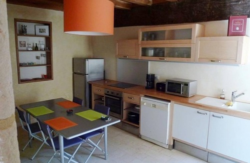 Rivieres Cabaña | Casa rural auténtica con chimenea, terraza y WiFi en Charente