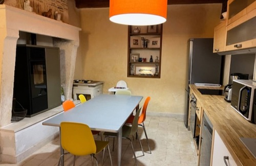Rivieres Cabaña | Casa rural auténtica con chimenea, terraza y WiFi en Charente