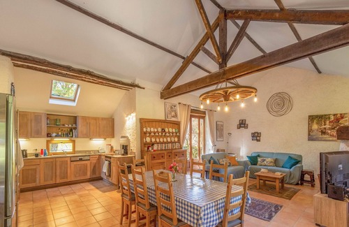 Sauveterre-la-Lemance Casa | Authentic country house with private pool