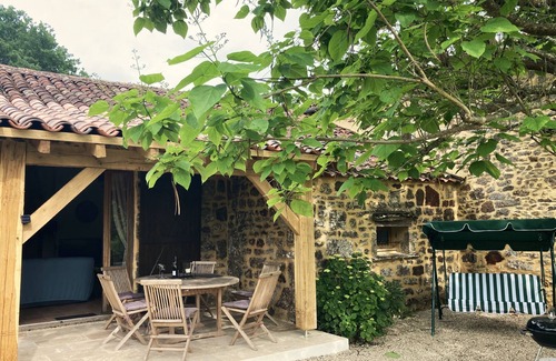 Sauveterre-la-Lemance Casa | Authentic country house with private pool