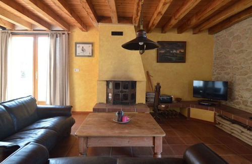 Oussoy-en-Gatinais Casa | Tranquila Casa Vacacional en Oussoy-en-Gâtinais con Jardín