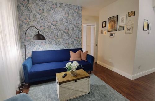 East Little Havana Apartamento | Authentic Little Havana 1BR Apartment with Parking Near Miami's Top Attractions