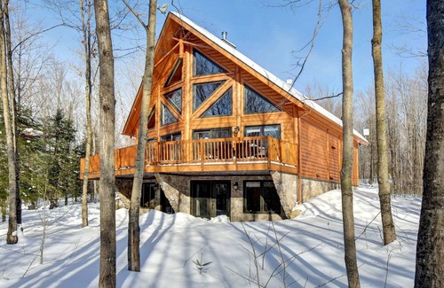 Amherst Apartamento | Authentic Log Cabin - Billard, Spa - Le Scandinave