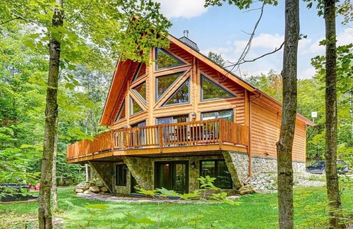 Amherst Apartamento | Authentic Log Cabin - Billard, Spa - Le Scandinave