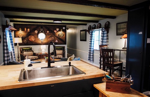 Butte La Rose Casa | Authentic Louisiana Swamp Camp - Hunters & Fishermen Welcome