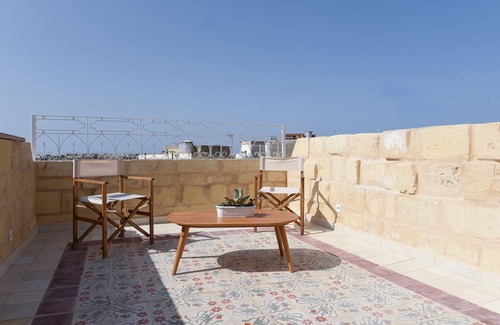 Zejtun Casa | Authentic Maltese 2-bedroom House with Terrace